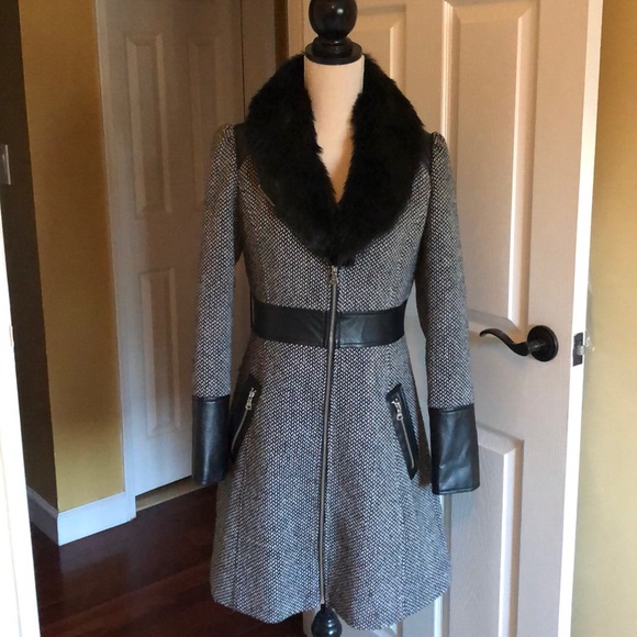 Guess Jackets & Blazers - ❤️1 DAY SALE❤️ Faux fur collar herringbone coat